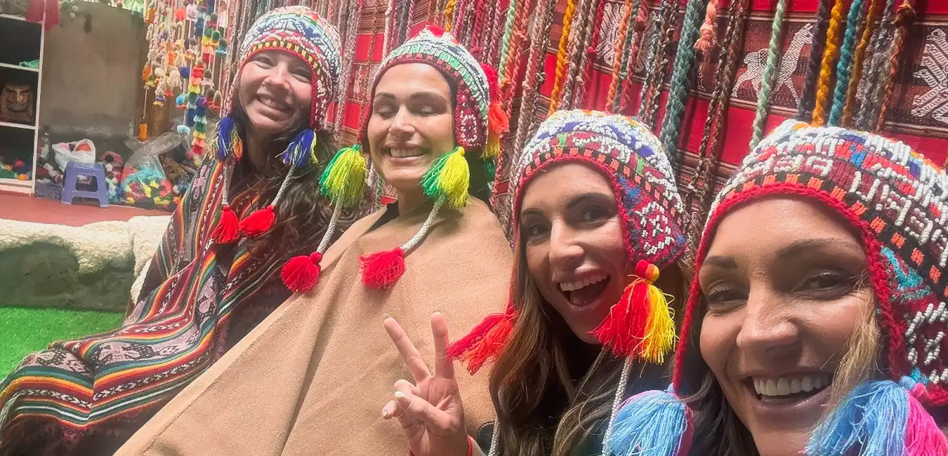 Women in traditional Chinchero clothing
